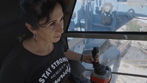 İlk Türk Kadın Kule Vinç Operatörü: Nuray Yurt